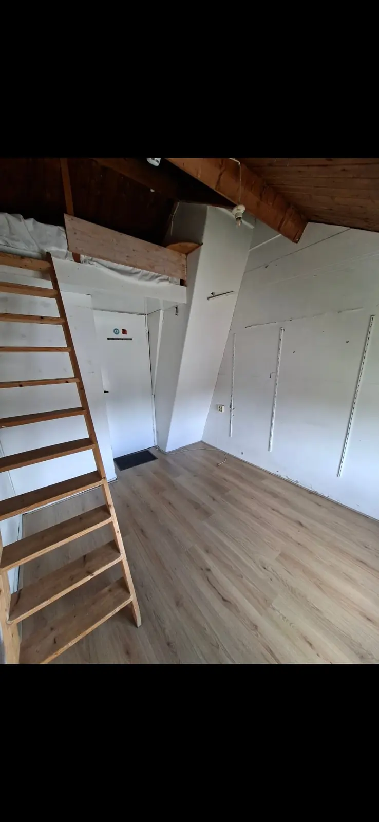 Image 4 of 5