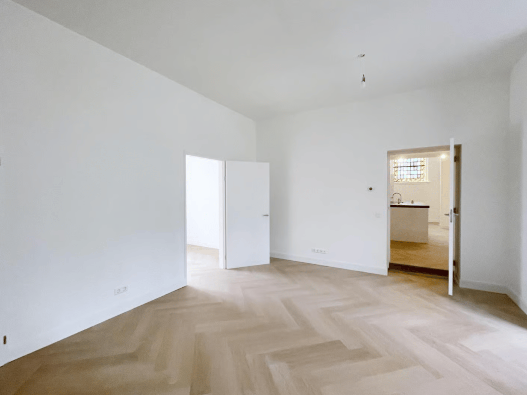 Image 9 of 37