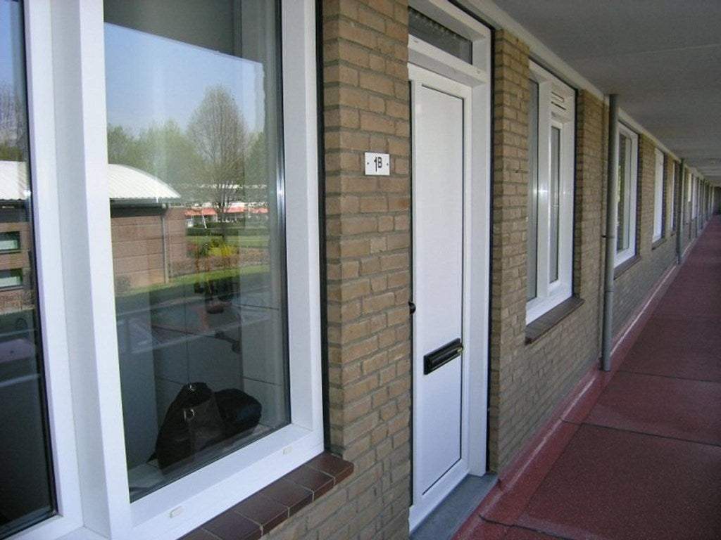 Bild 1 von 15