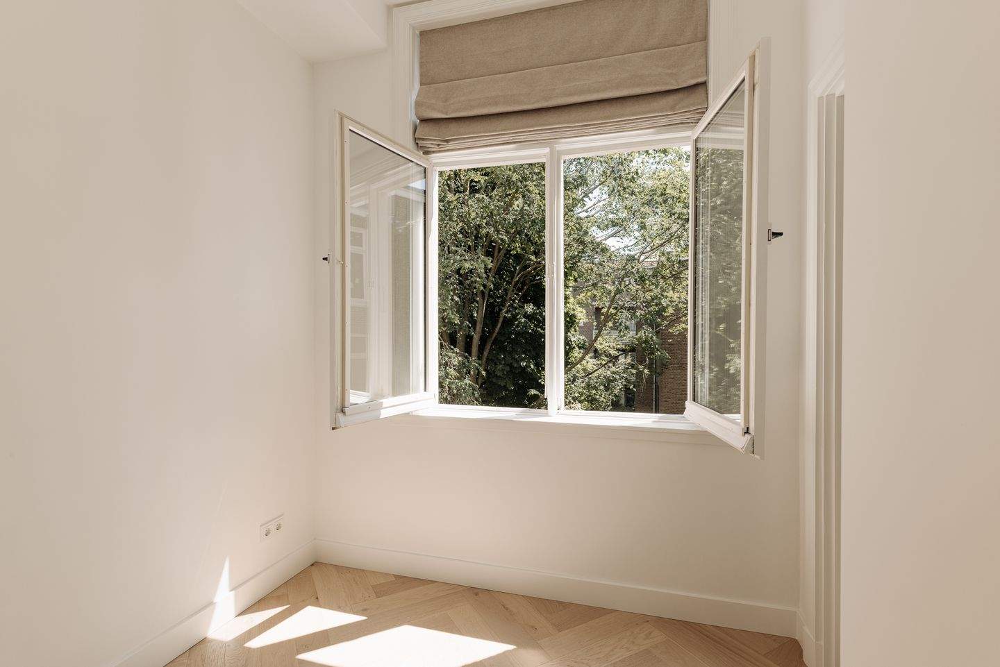 Image 14 sur 24