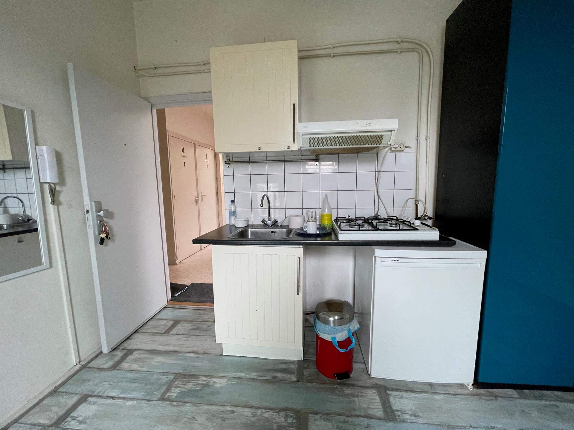 Image 2 of 5