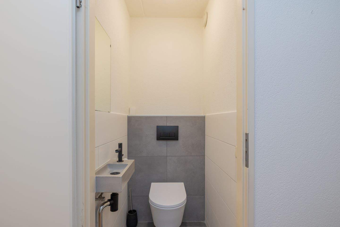 Image 20 of 33