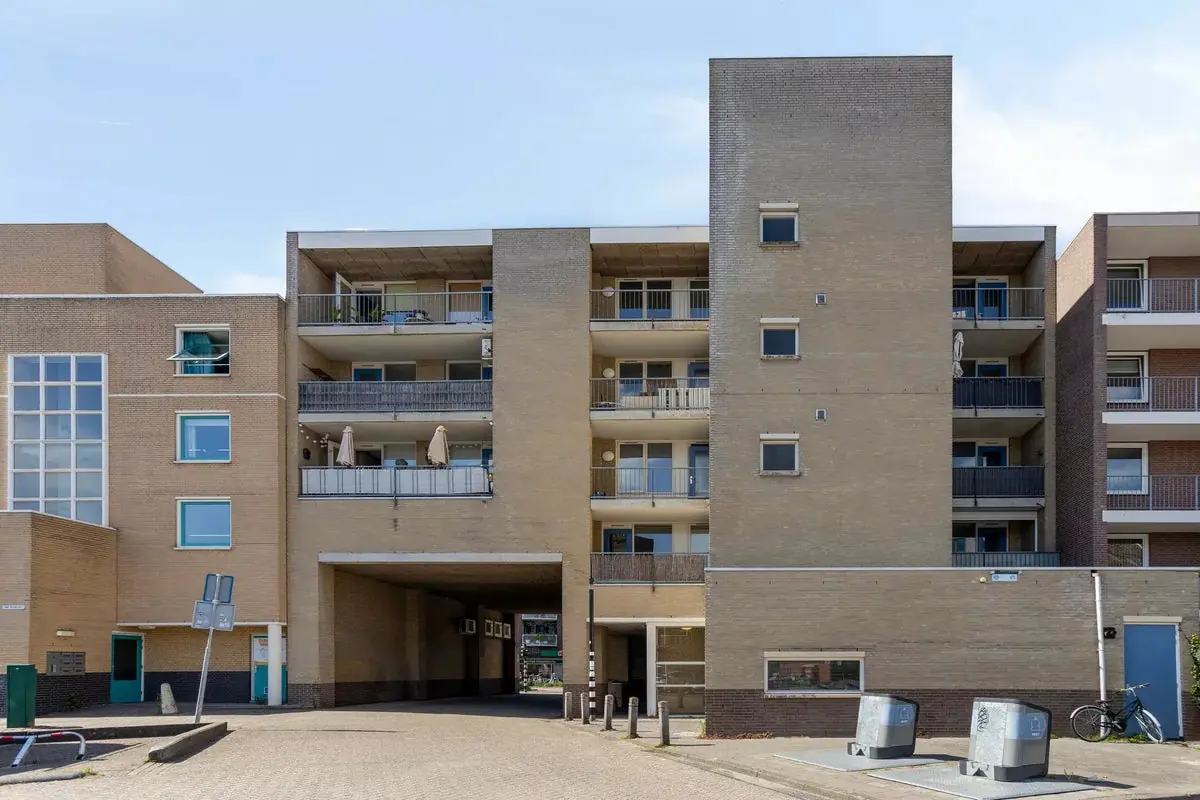 Image 25 of 27