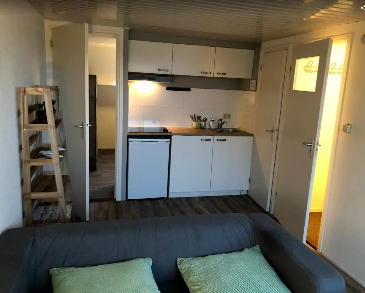 Image 2 of 9