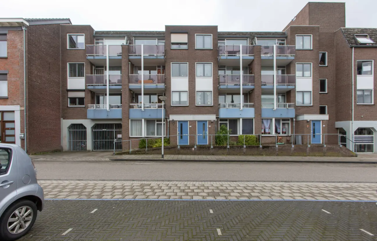 Afbeelding 2 van 2