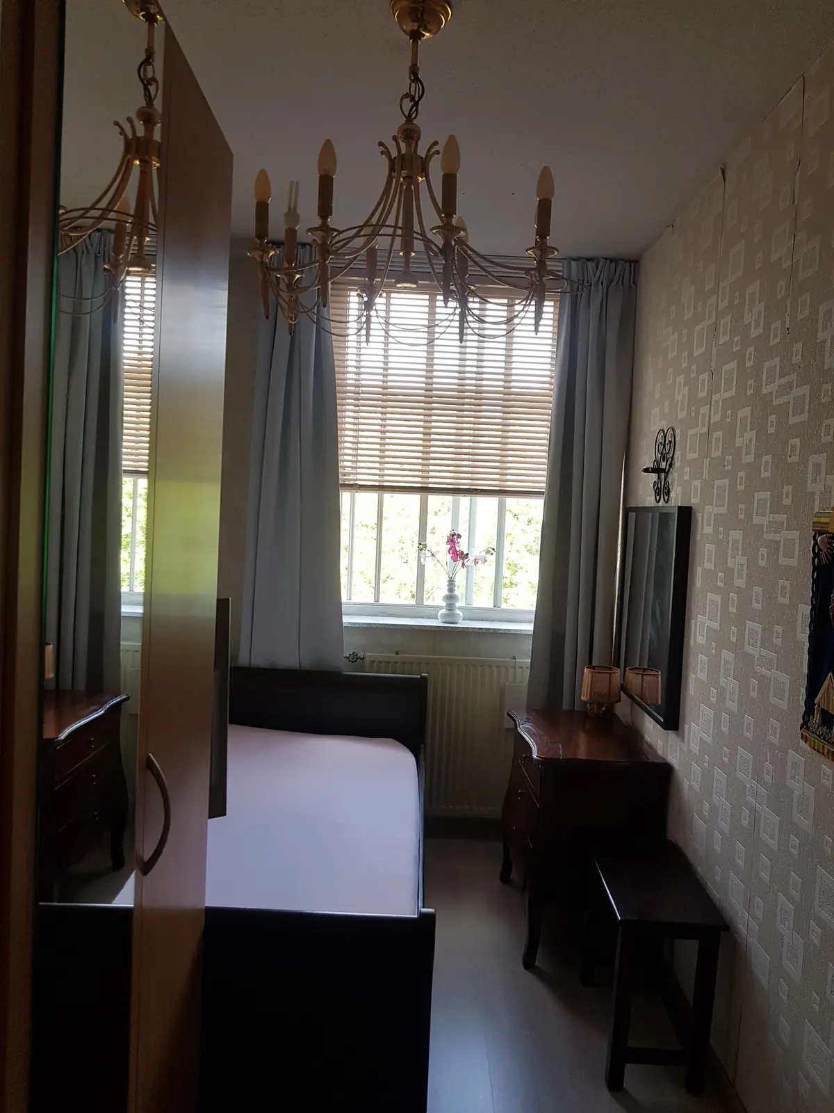 Image 6 of 6