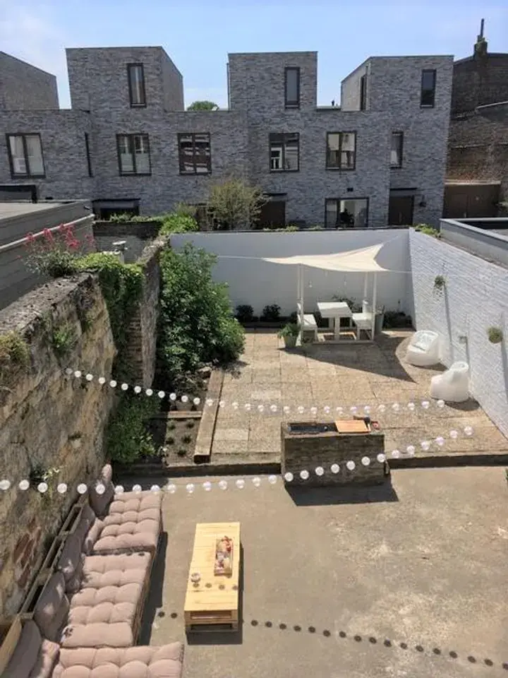 Image 10 of 10