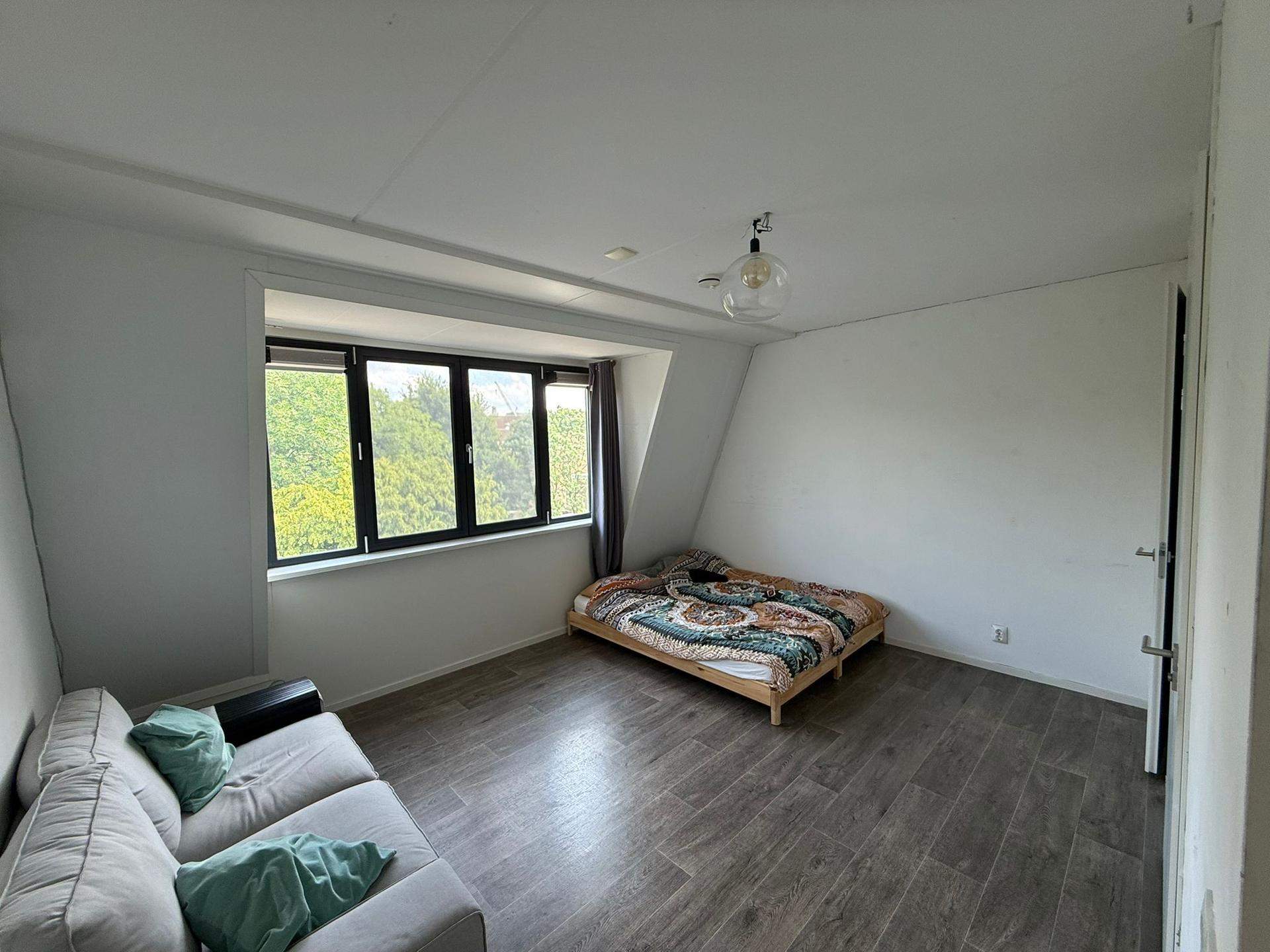 Bild 2 von 9