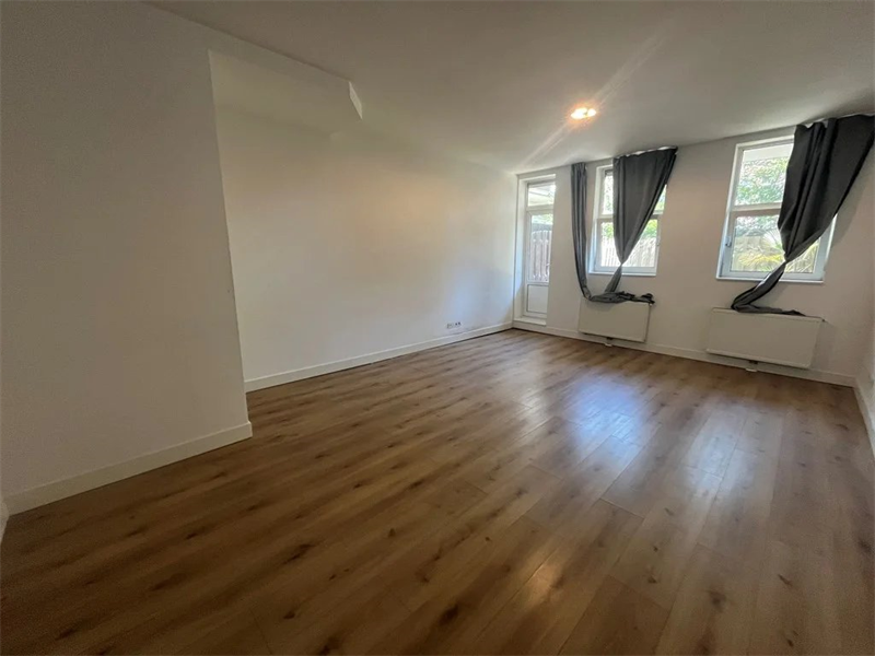 Image 6 of 8