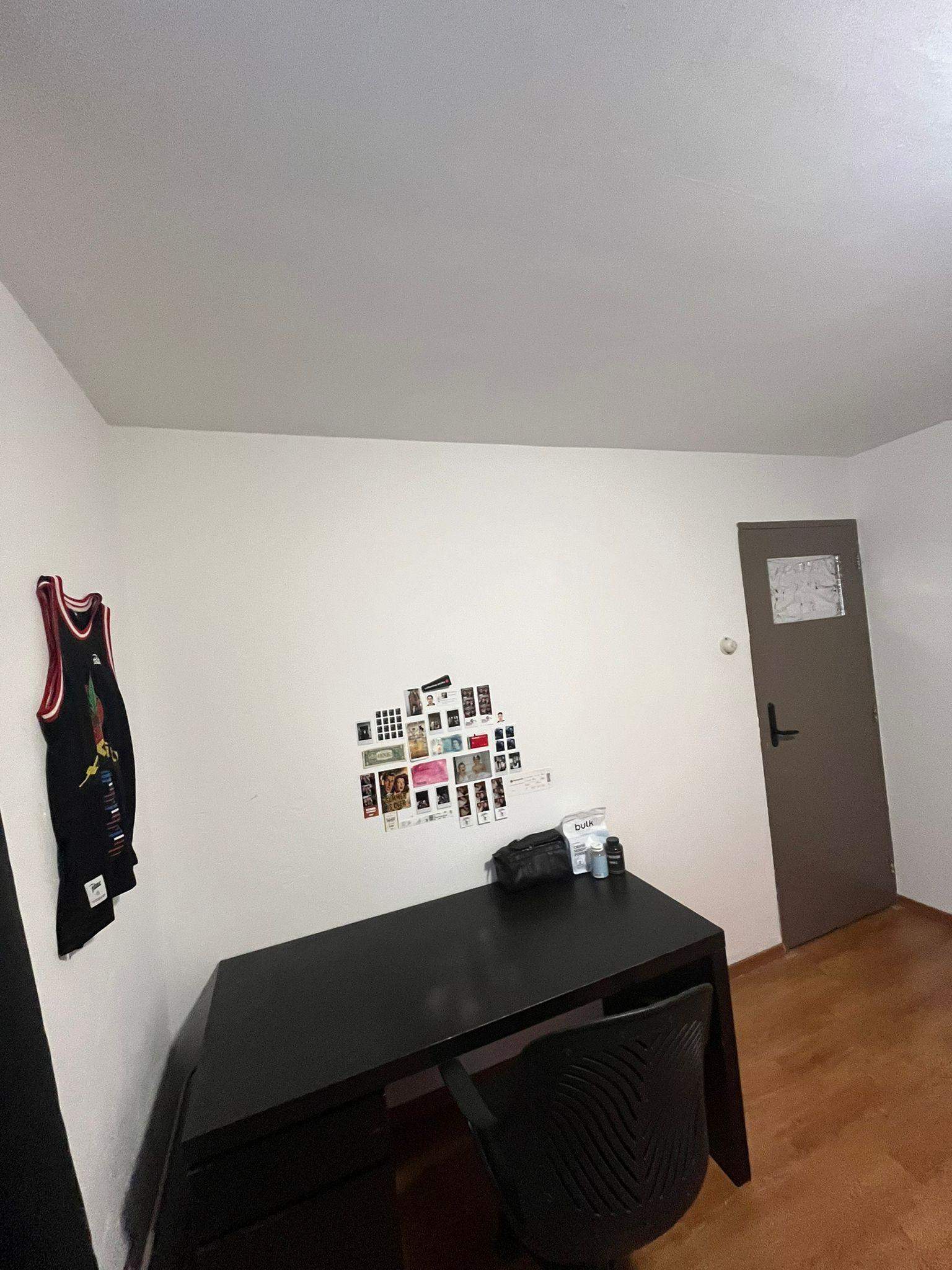 Image 2 of 7