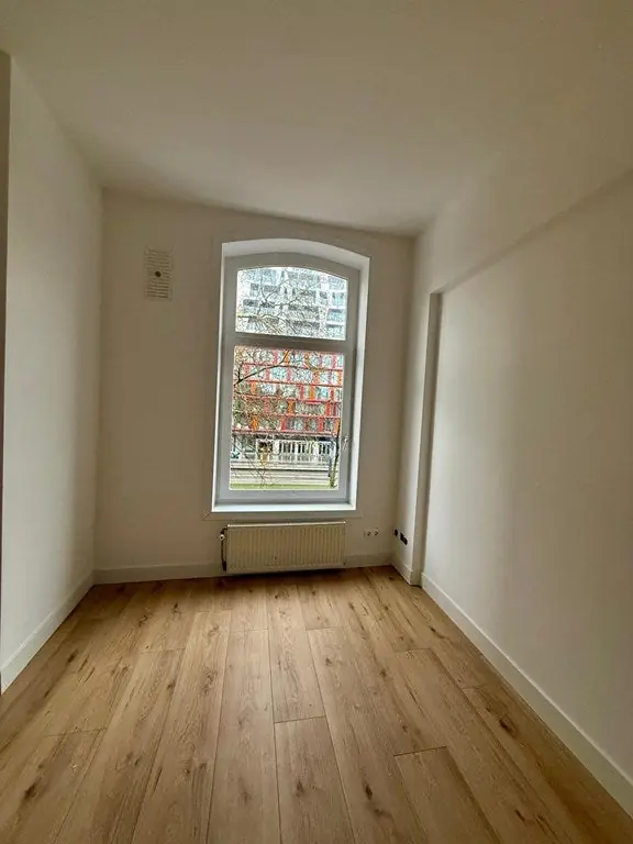 Image 10 of 16