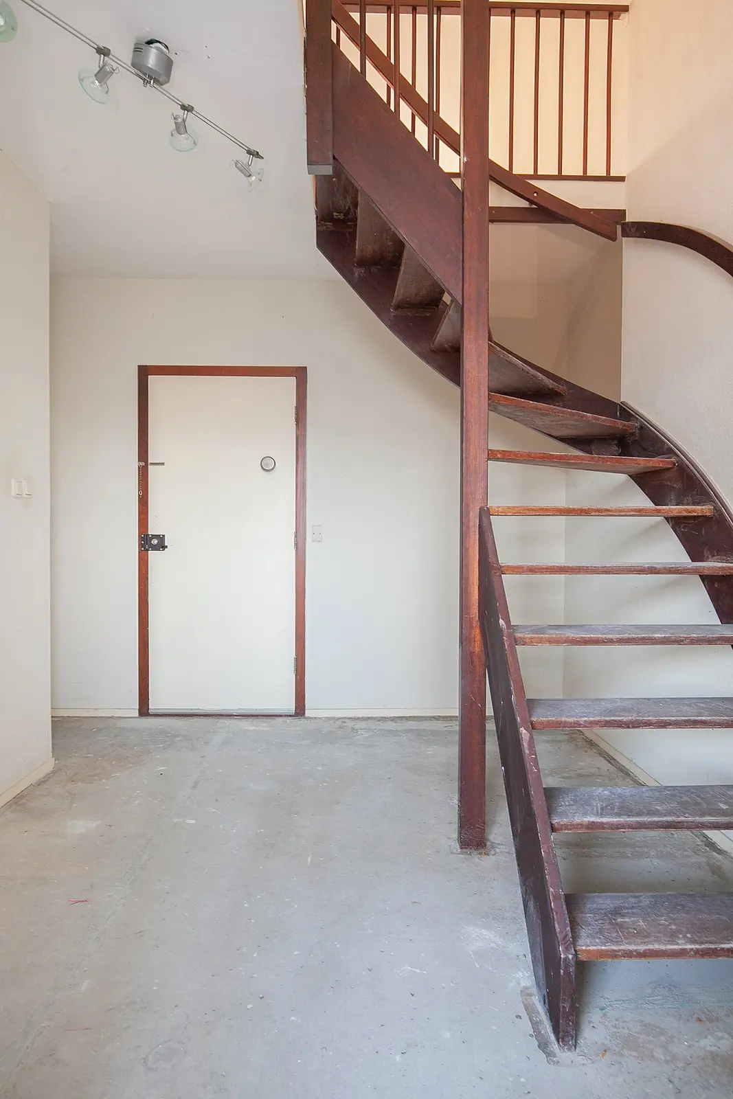 Image 19 of 25