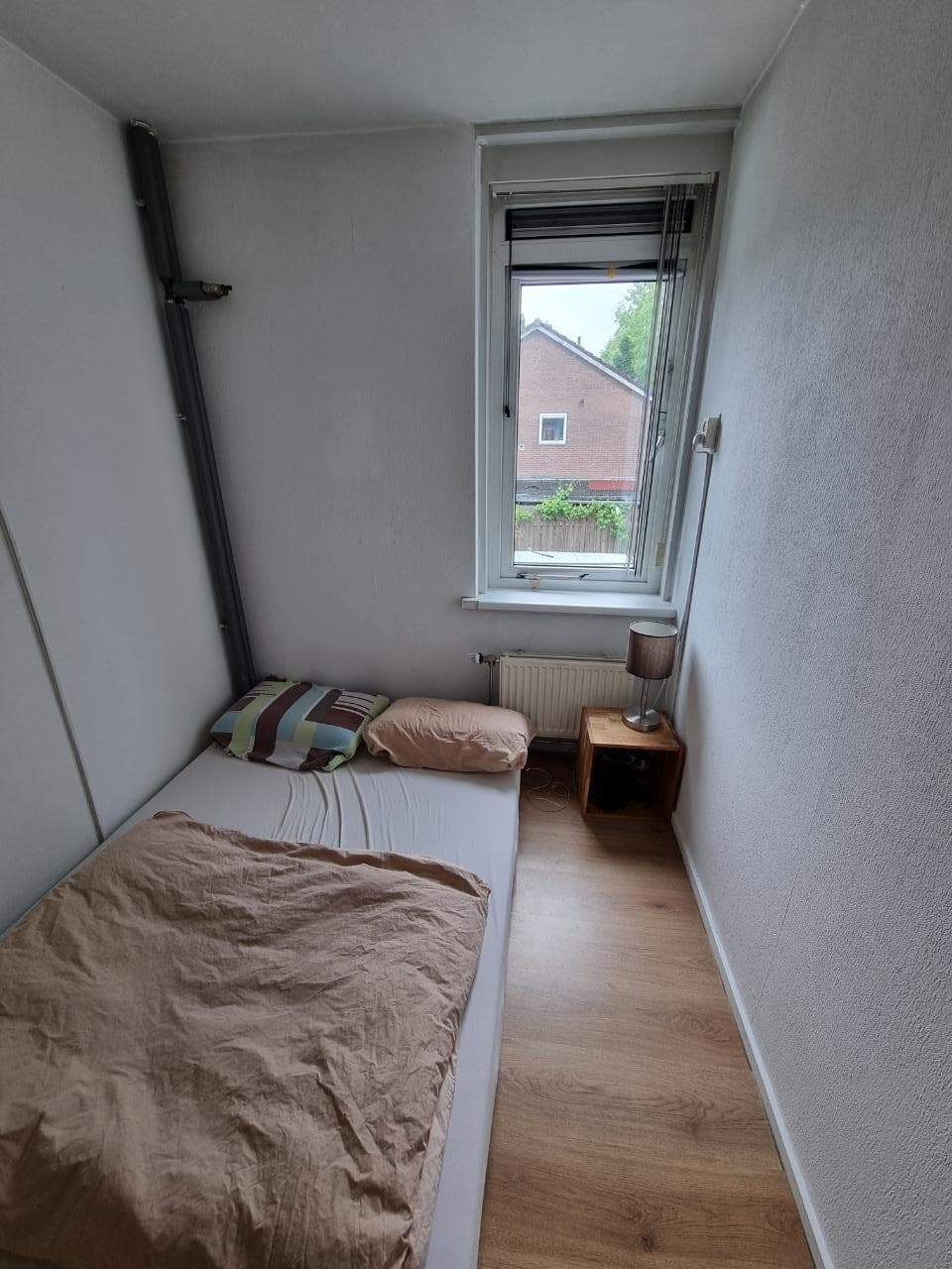 Image 4 of 9