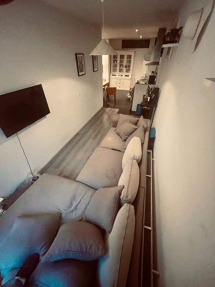 Image 2 of 10