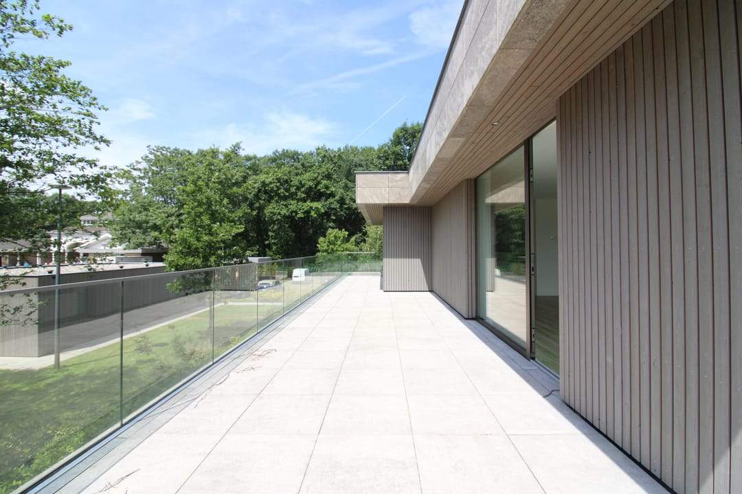 Image 11 of 18