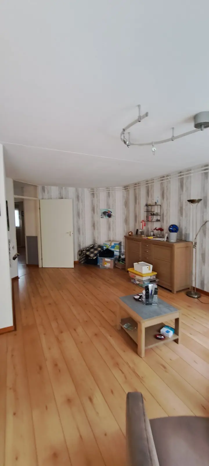 Image 2 of 4