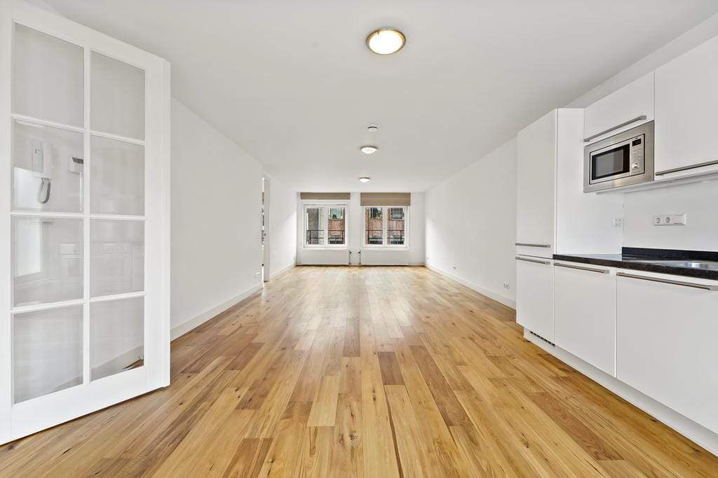 Image 10 of 30