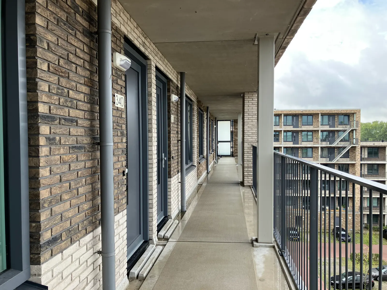 Image 4 of 22
