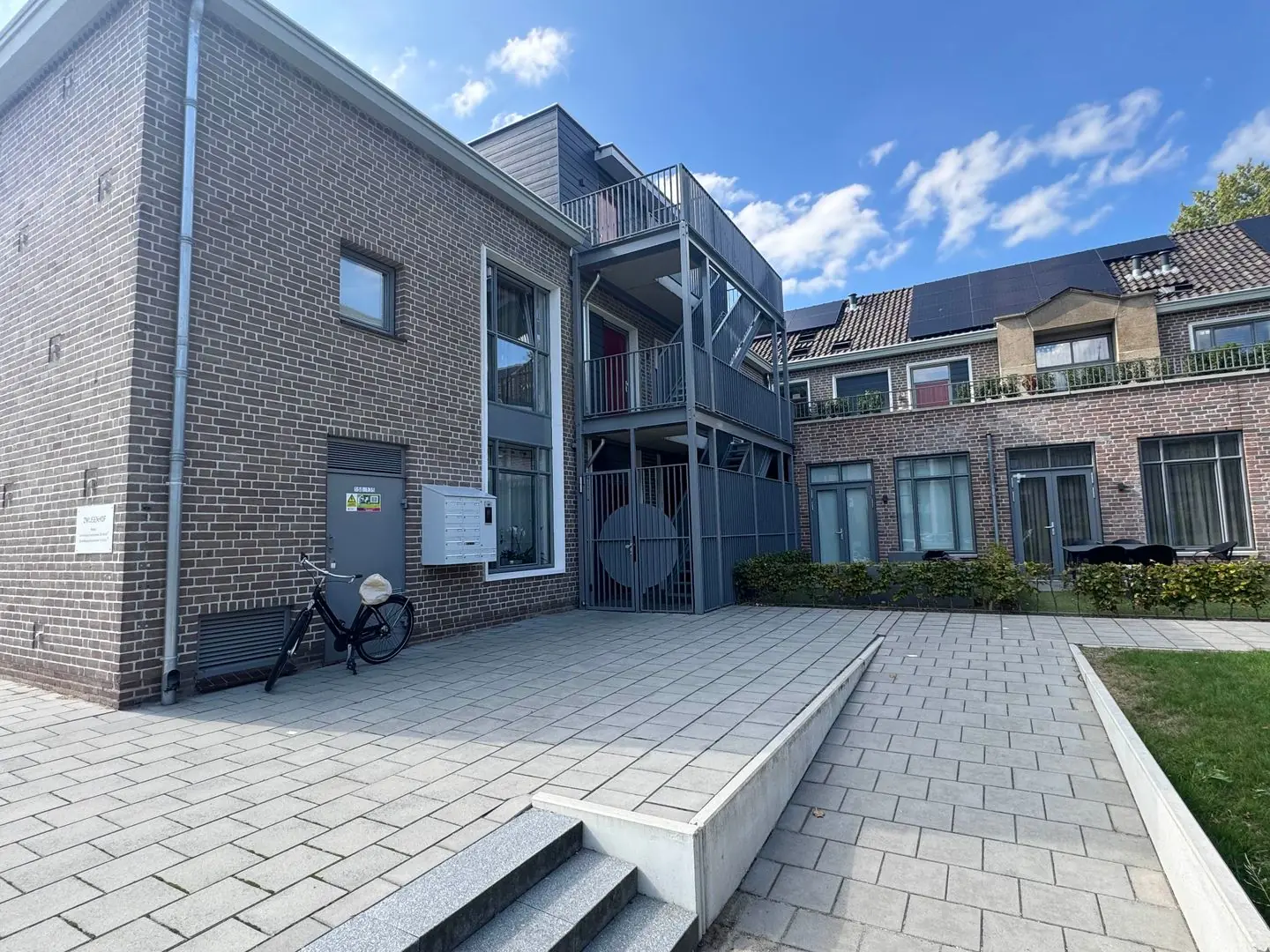 Image 5 of 20