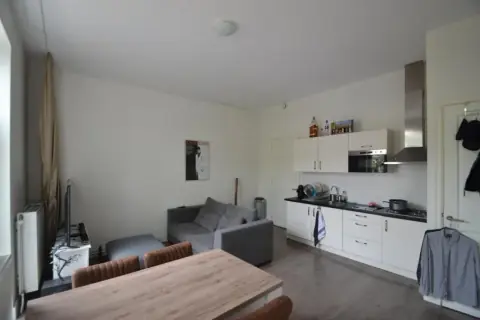 Flat Maaswijkstraat 26 A, Den Haag - For Rent