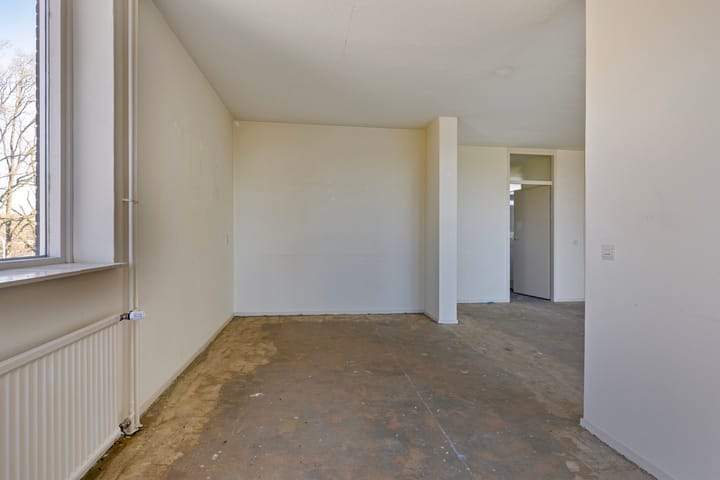 Image 9 of 18