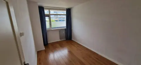 Habitación sin alfombrar en Hisveltplein, Arnhem - En alquiler
