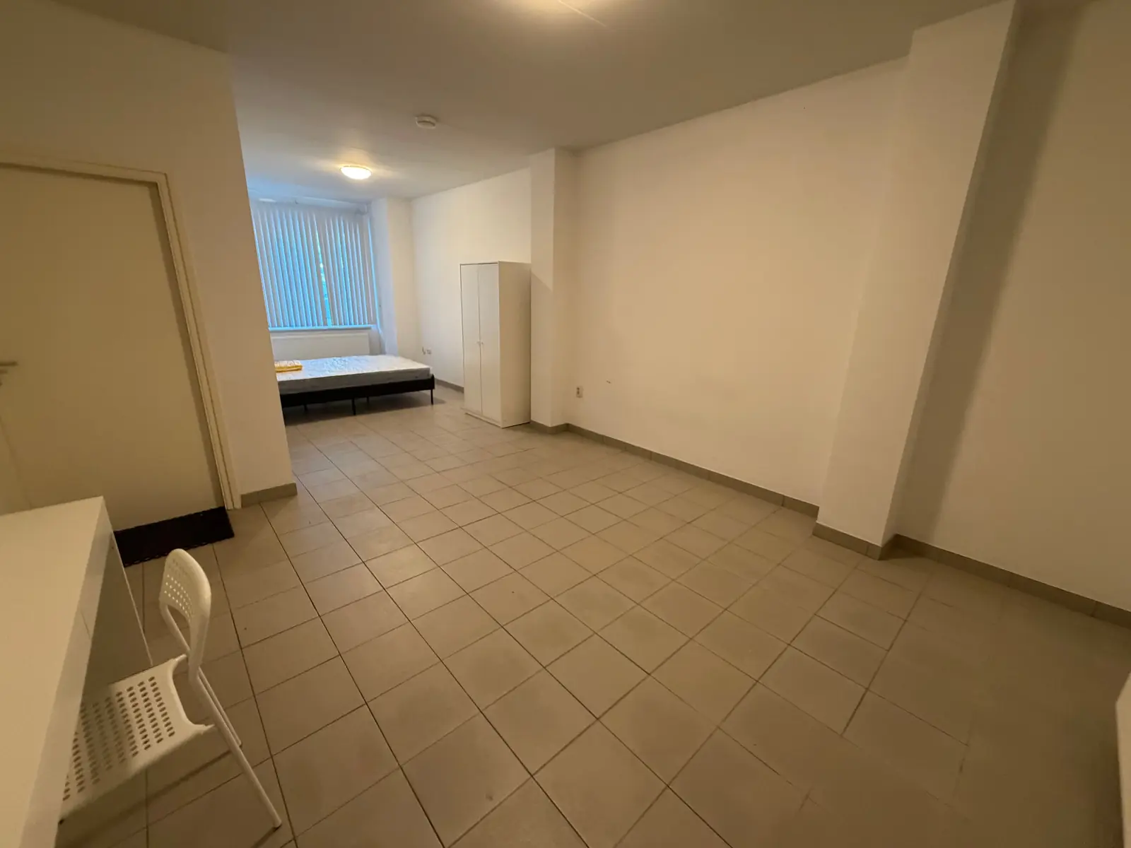 Image 2 of 8