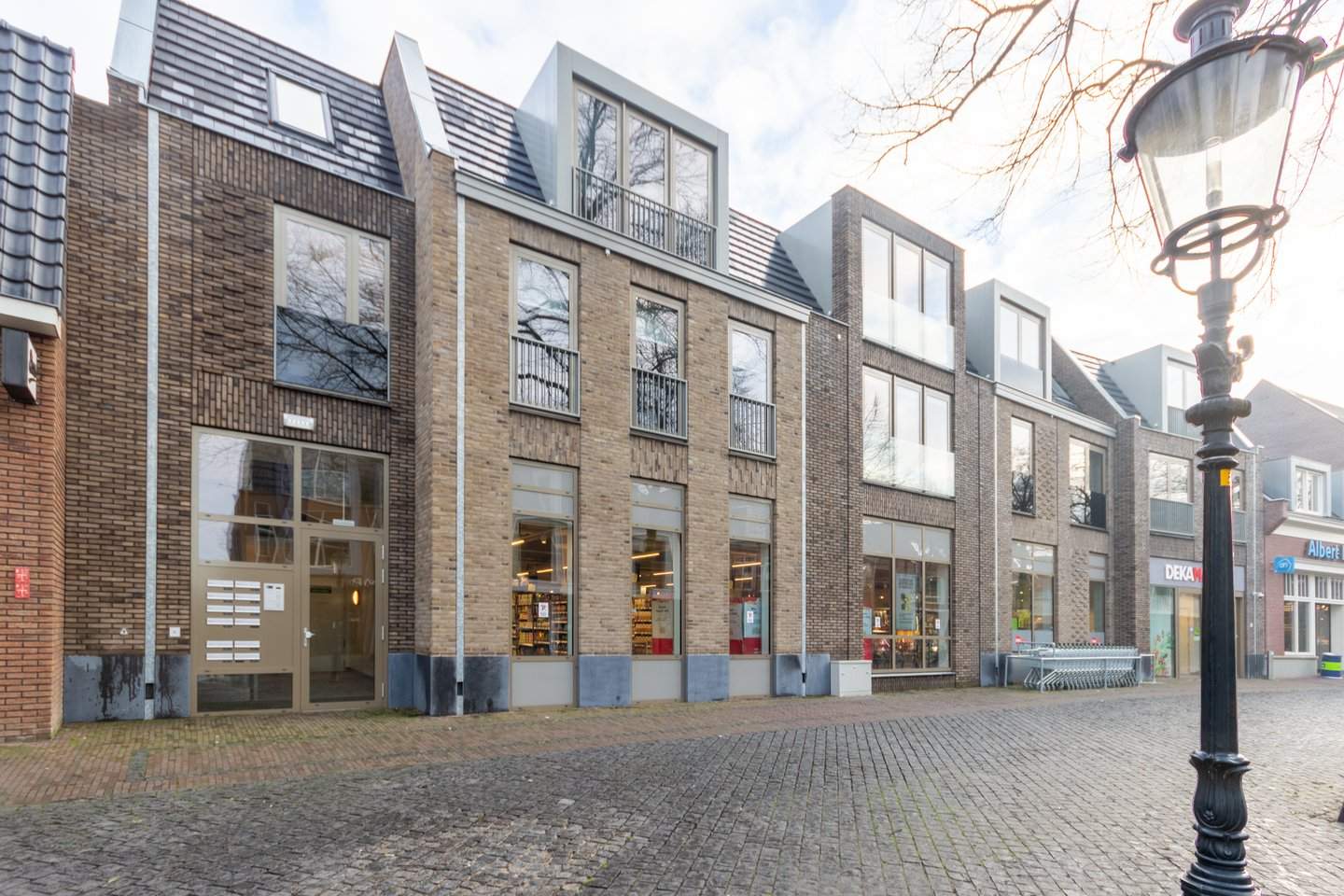 Afbeelding 1 van 12