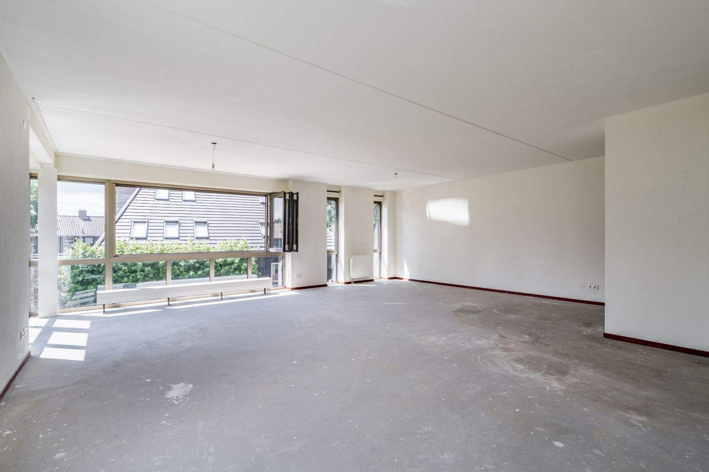 Bild 2 von 12