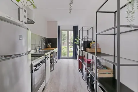 Apartamento amueblado de dos dormitorios en Leeuwendalersweg, Ámsterdam - En Alquiler