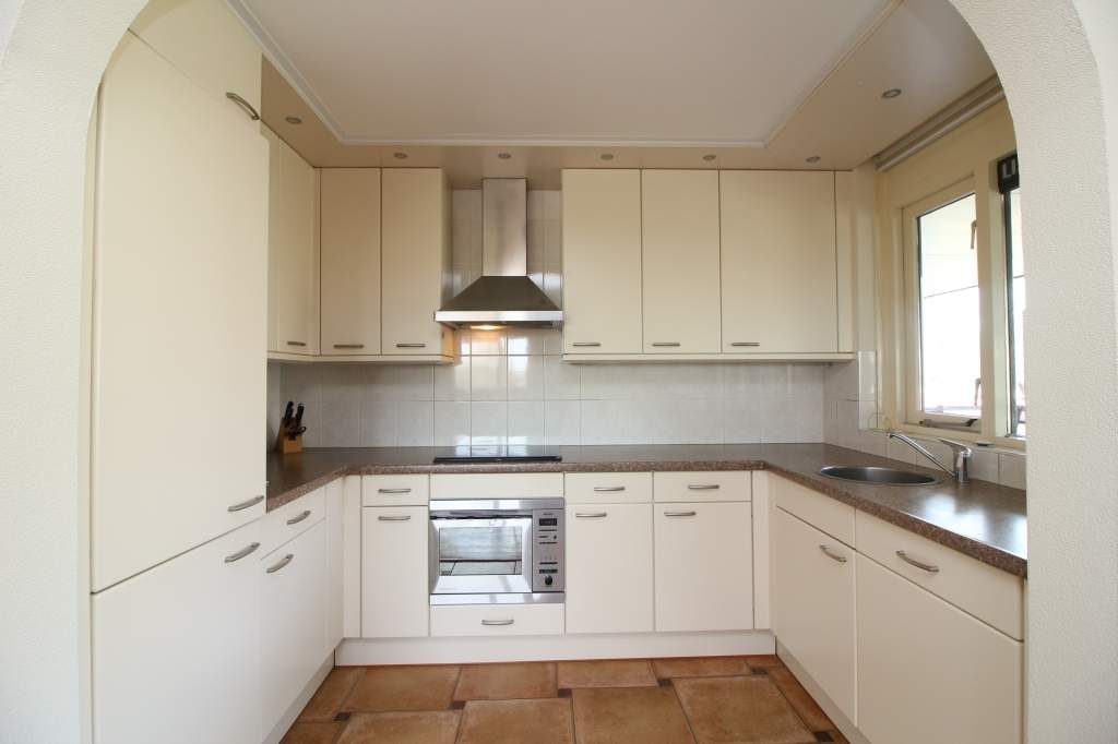 Image 10 of 29