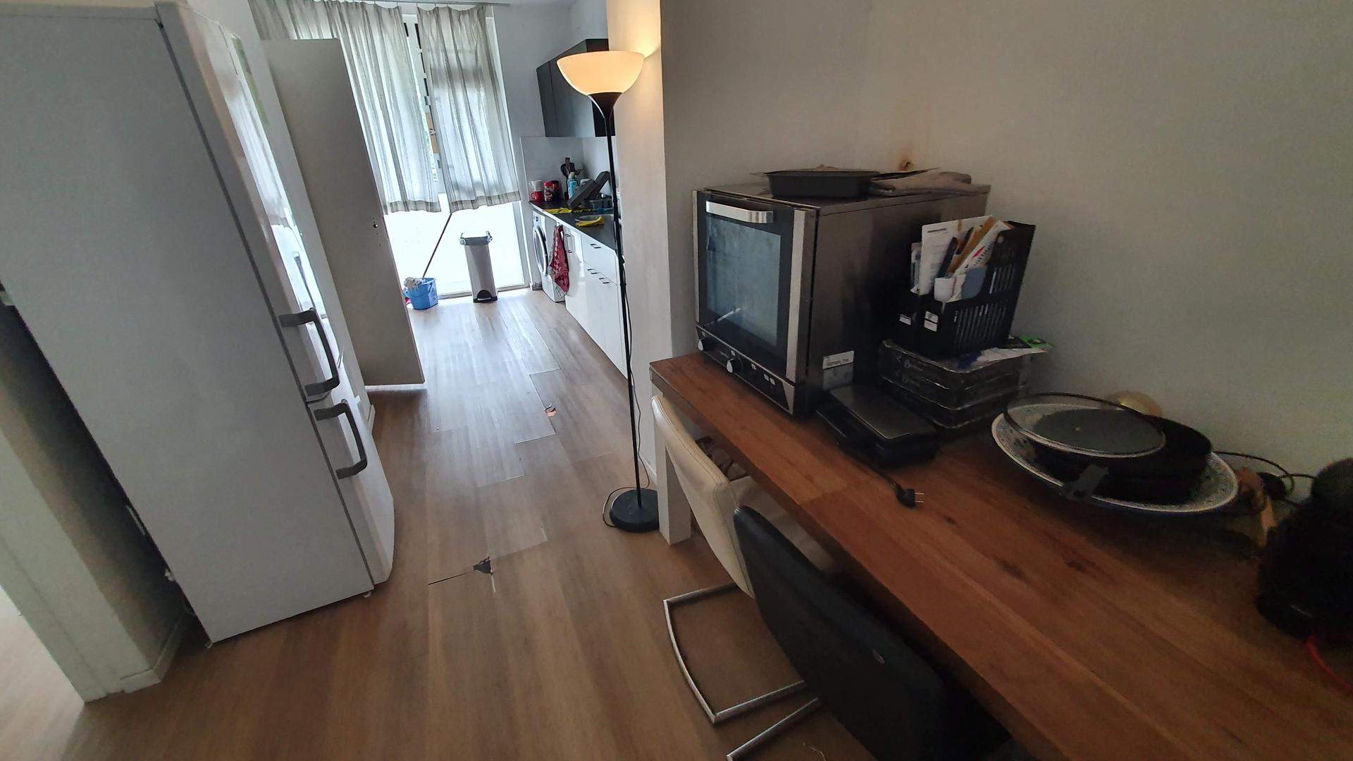 Image 3 of 4