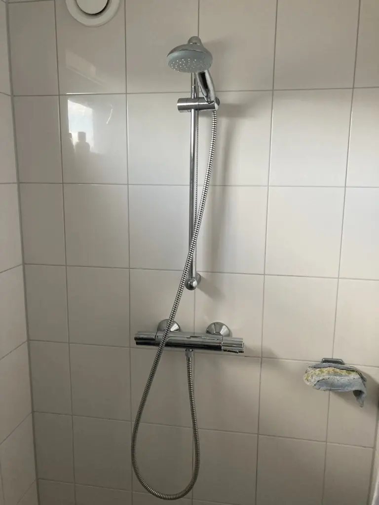 Image 4 of 5