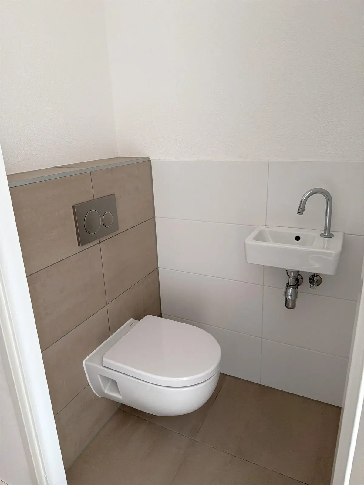 Image 10 of 26