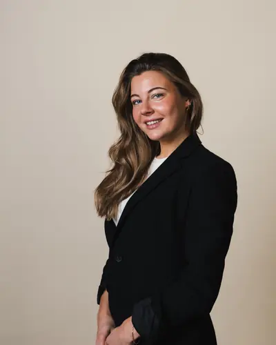 Eva Arons